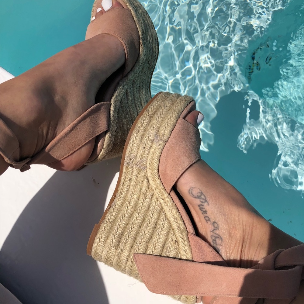 Tony Bianco Wedges size us 7 beans new